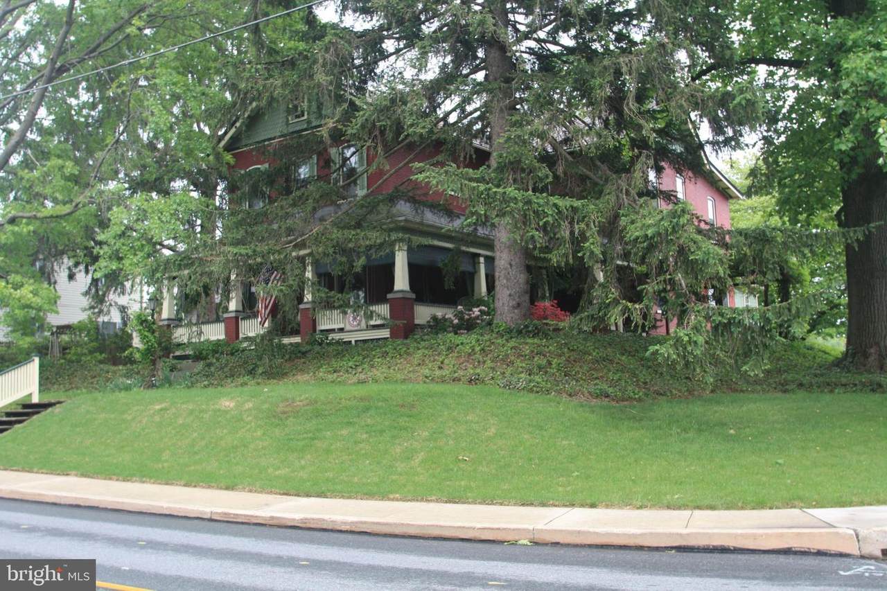 556 Bainbridge Street - Photo 1
