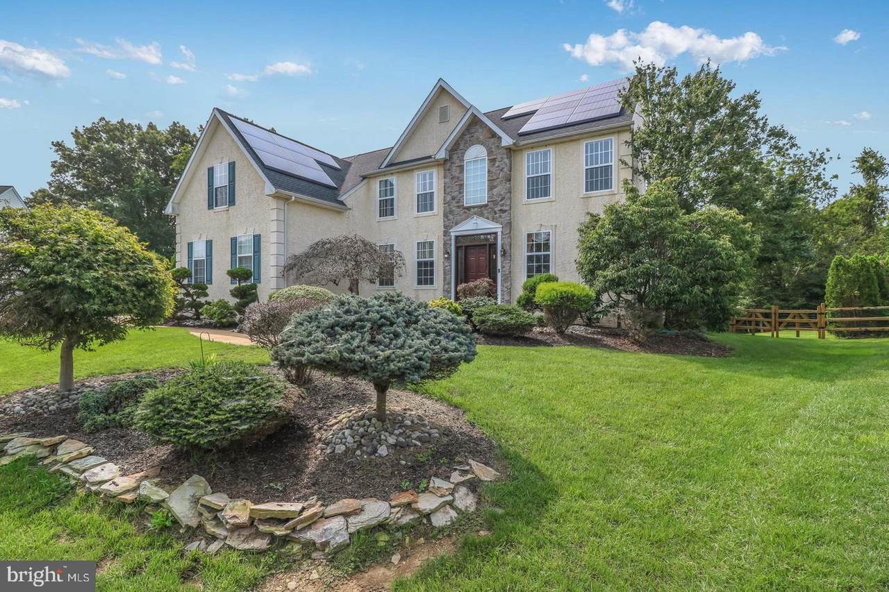 807 Sweet Hollow Court - Photo 1