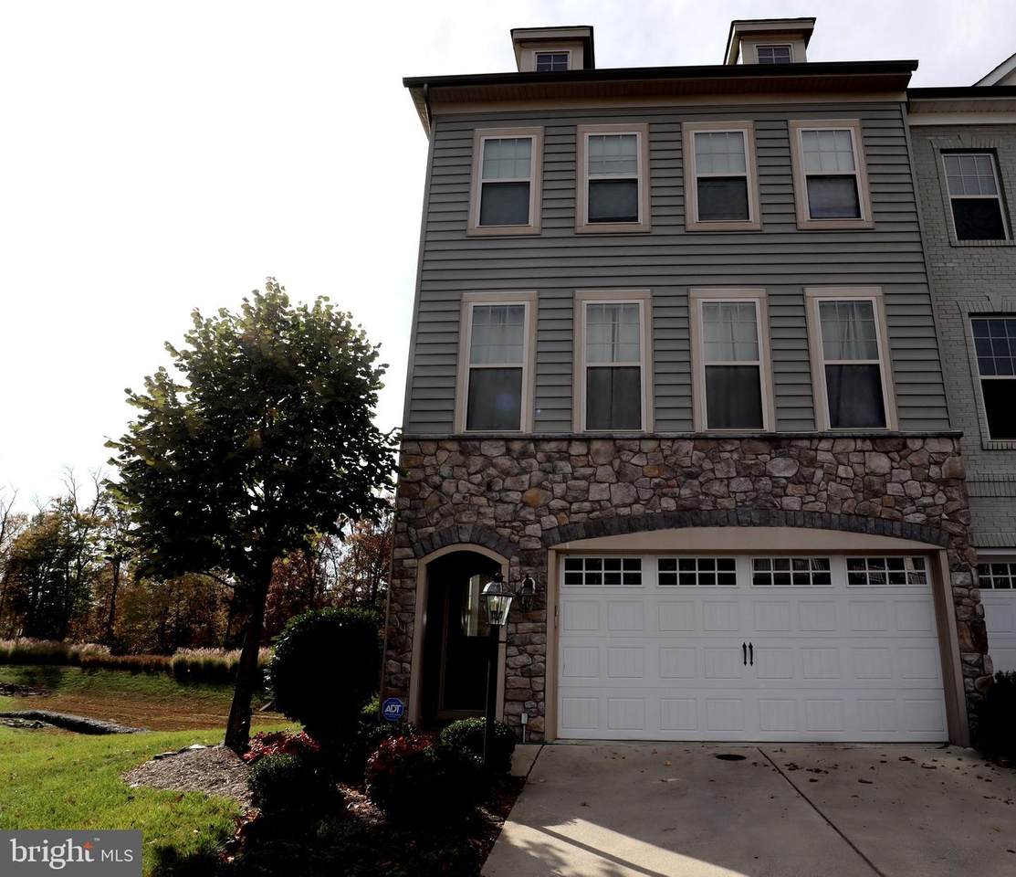 22237 Falling Terrace - Photo 1