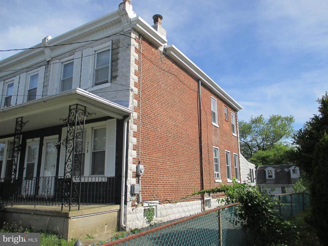 318 Mott Avenue - Photo 1