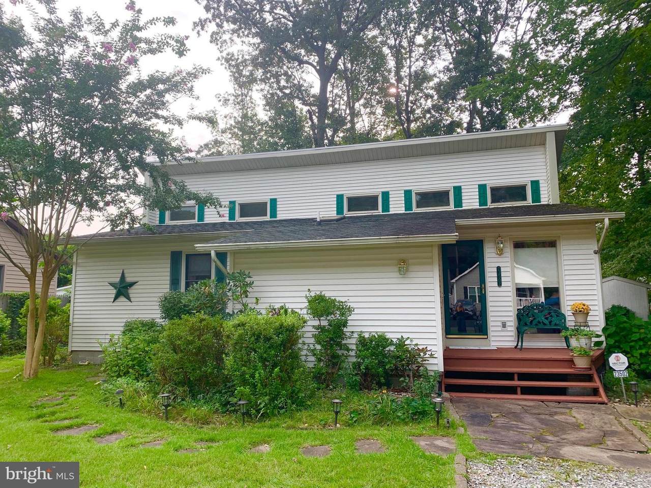 23502 Oak St E - Photo 1