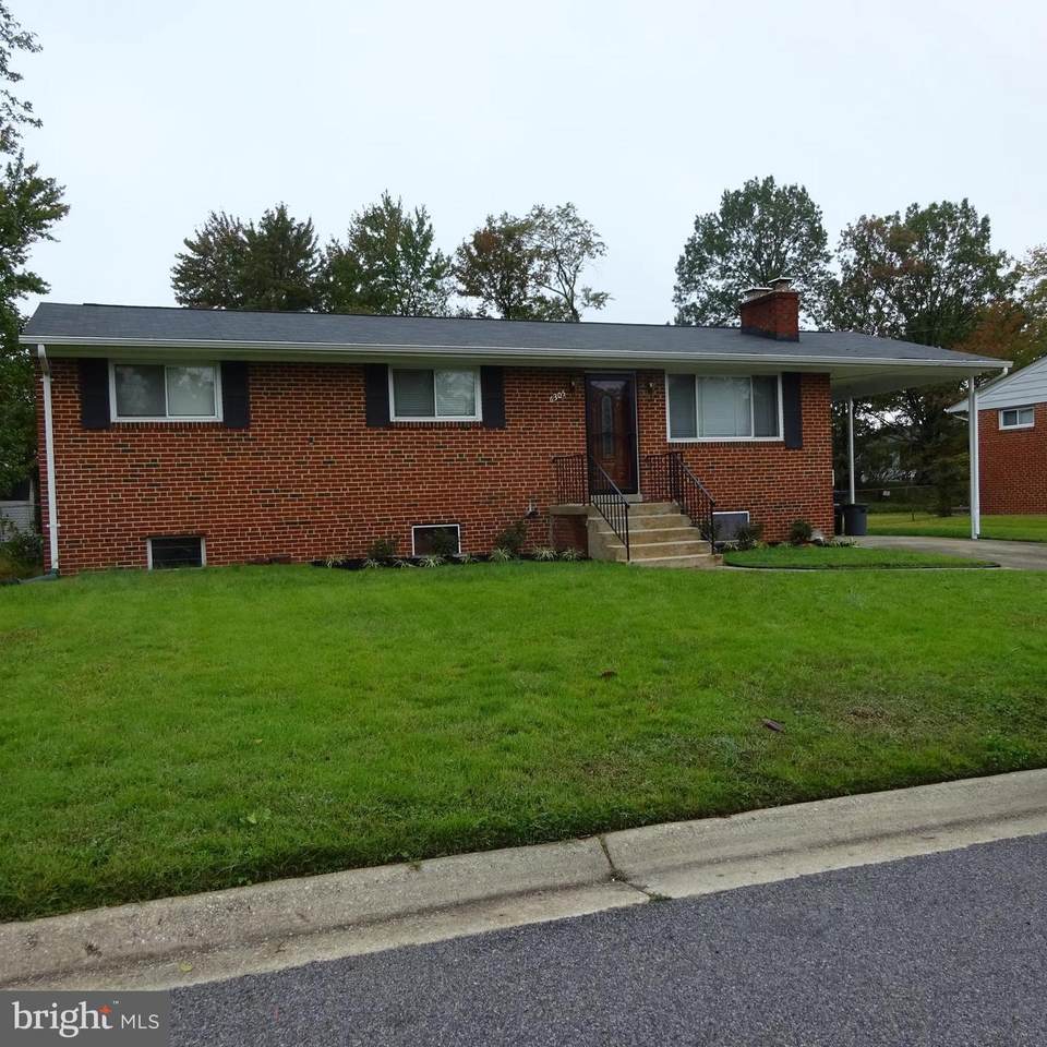 6305 Claridge Road - Photo 1