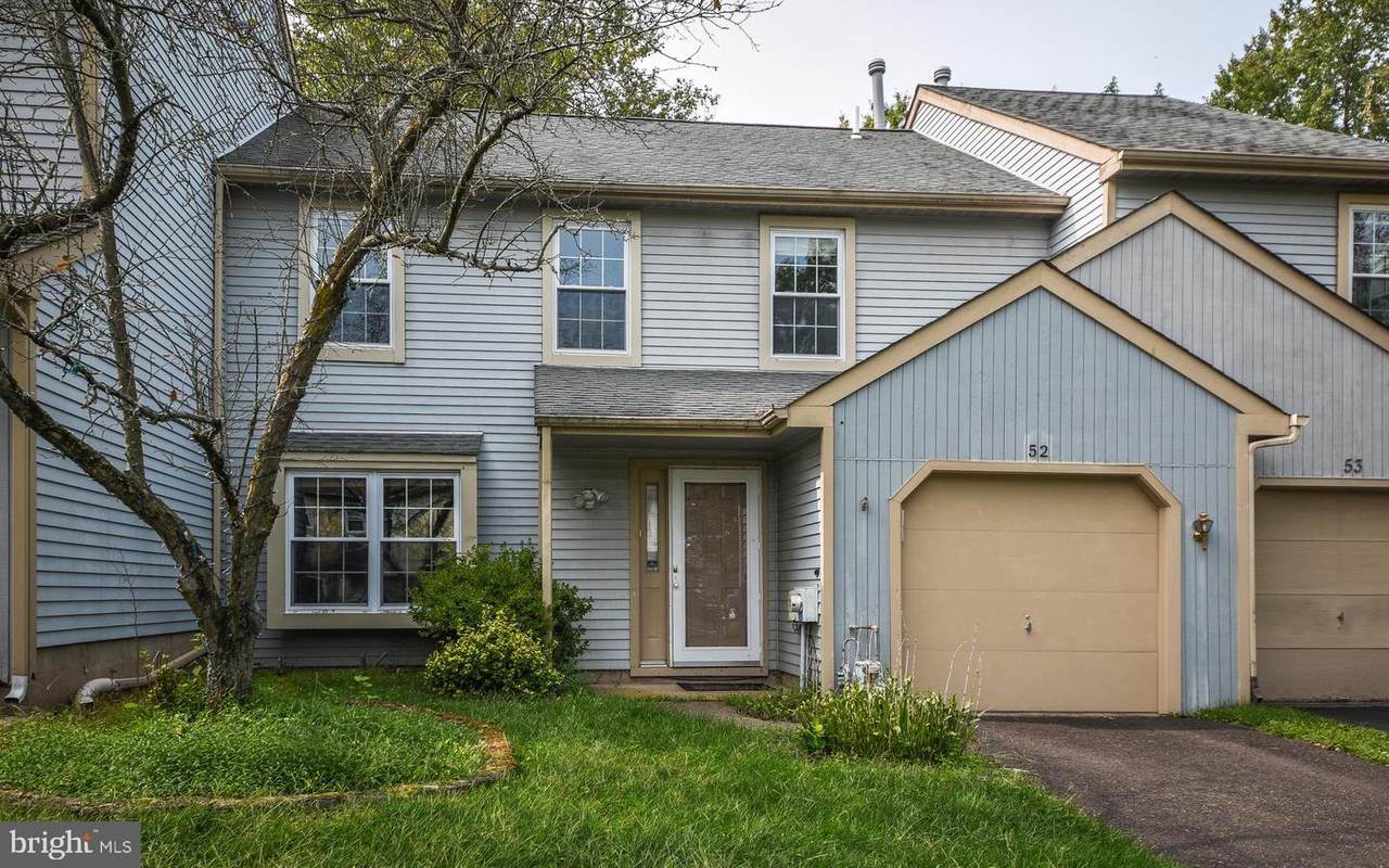 52 Laurel Circle - Photo 1