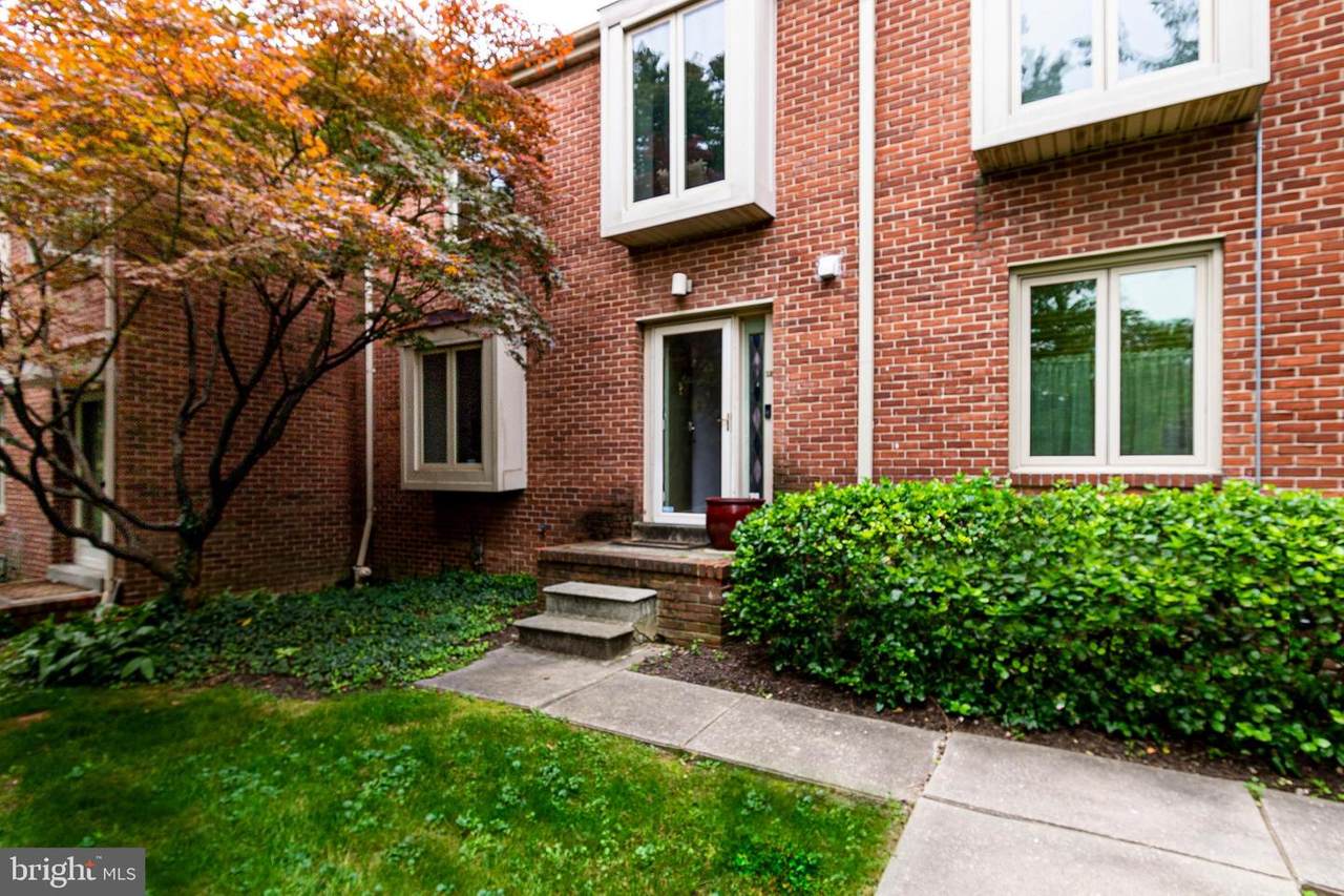 1204 Linden Green - Photo 1