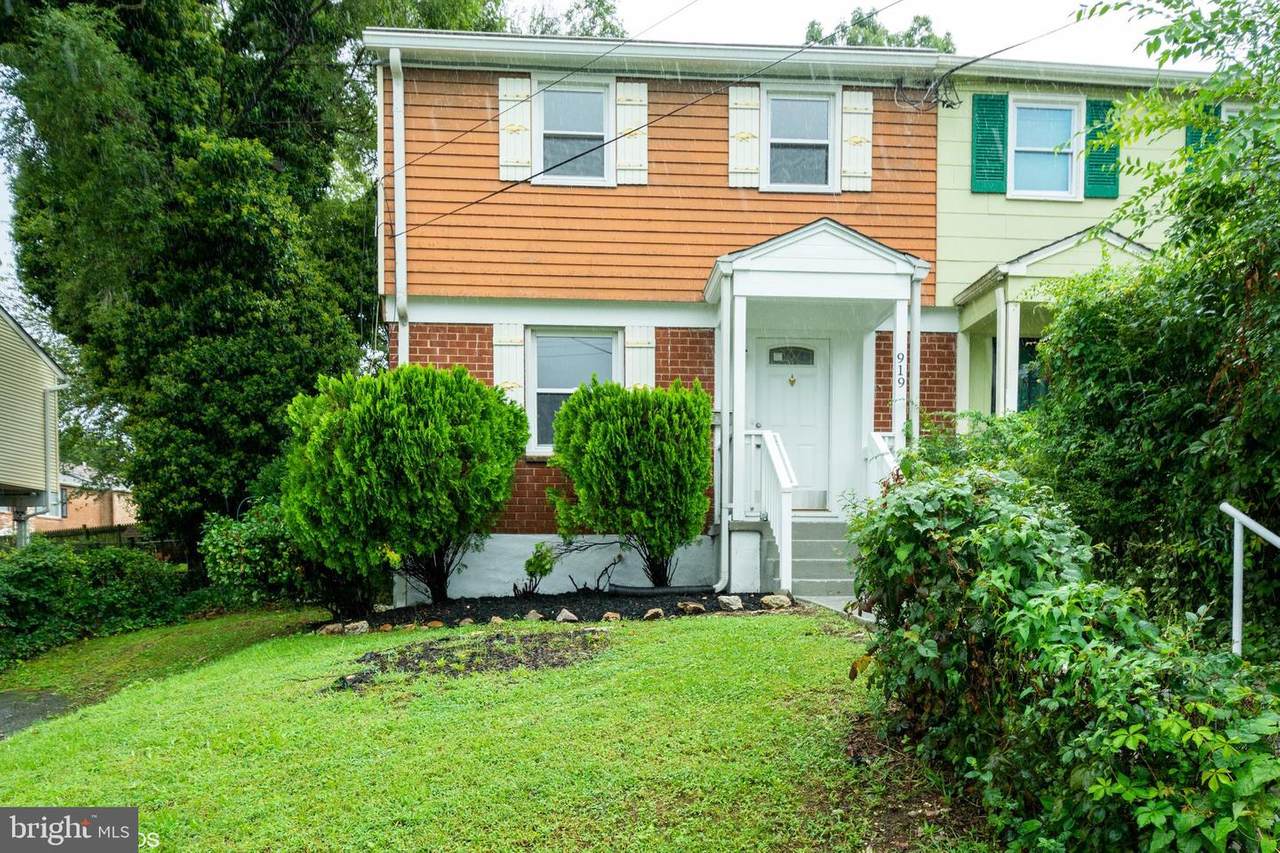919 Comanche Drive - Photo 1