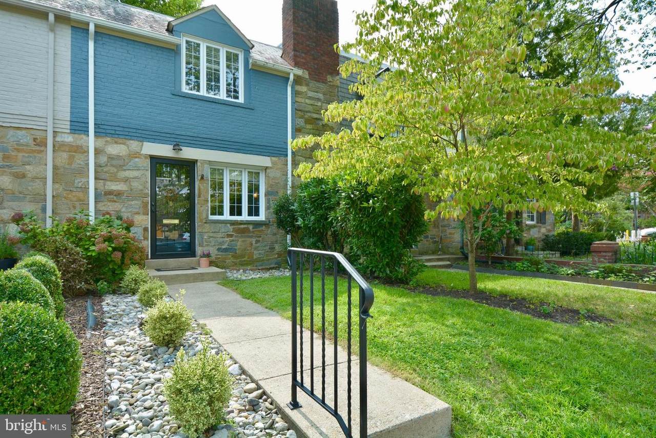 704 Devon Place - Photo 1