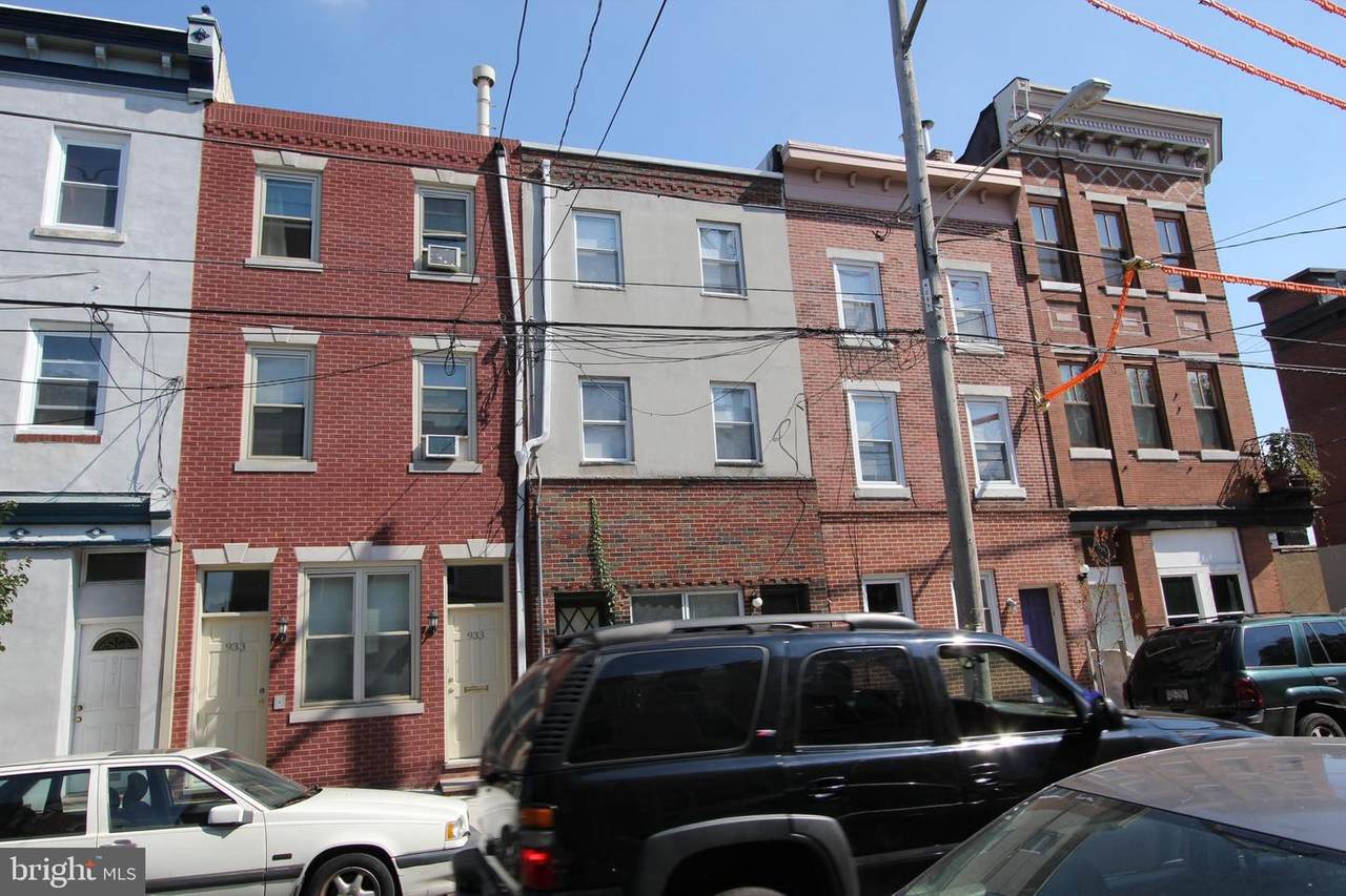 933 10TH Street - Photo 1