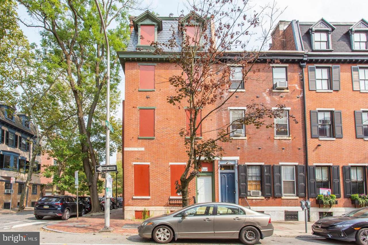 325 18TH Street - Photo 1