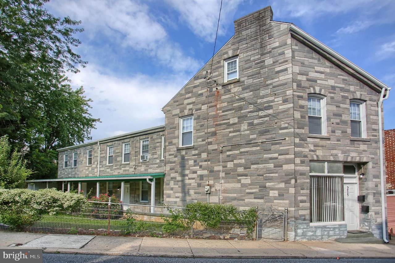 215 Strawberry Street - Photo 1