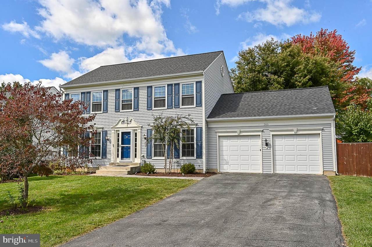 305 Pickett Court - Photo 1