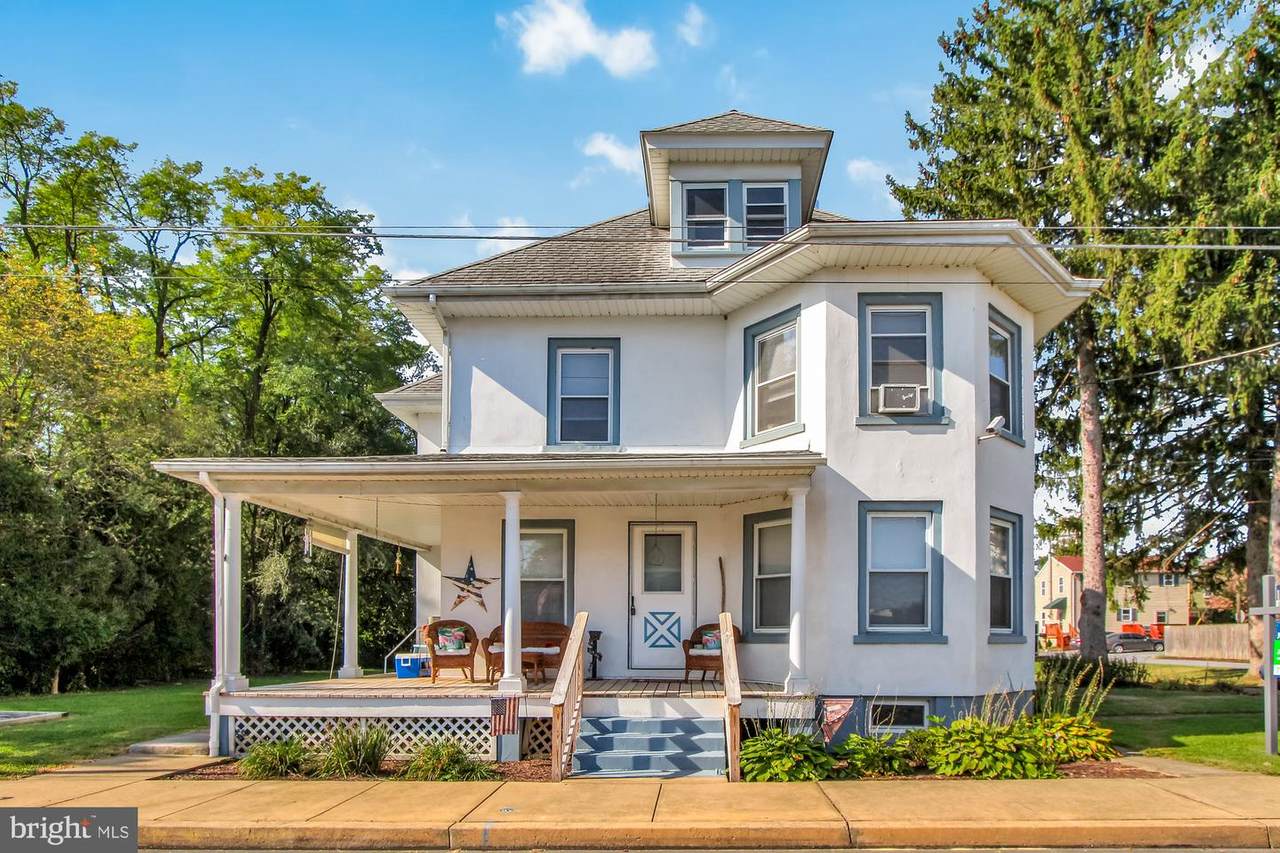 344 Charlotte Street - Photo 1