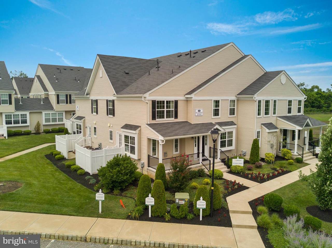 1001 Lexington Mews - Photo 1