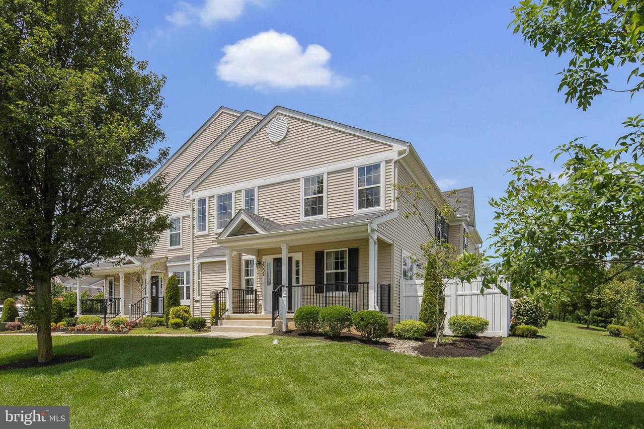 1405 Lexington Mews - Photo 1