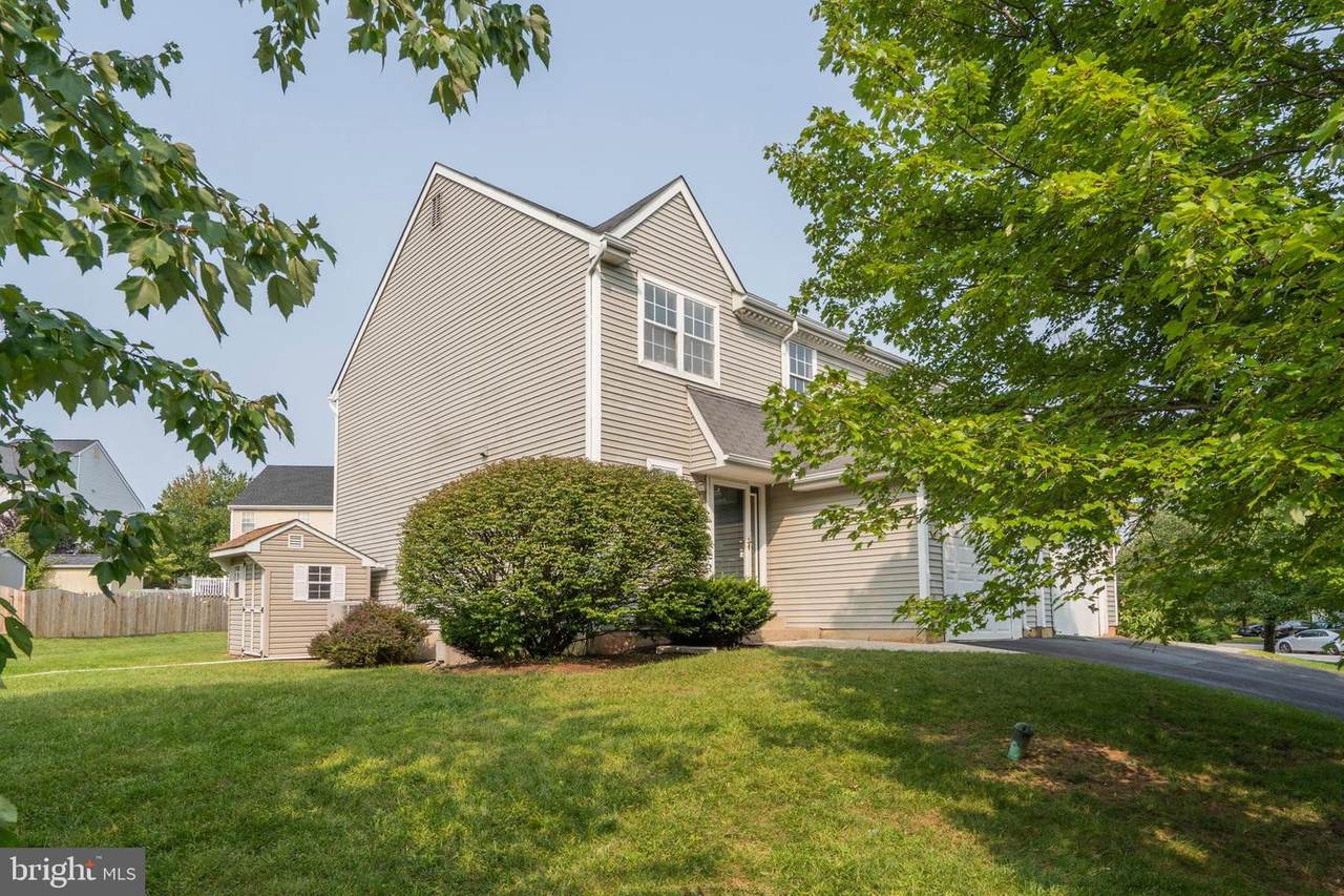 204 Azalea Circle - Photo 1