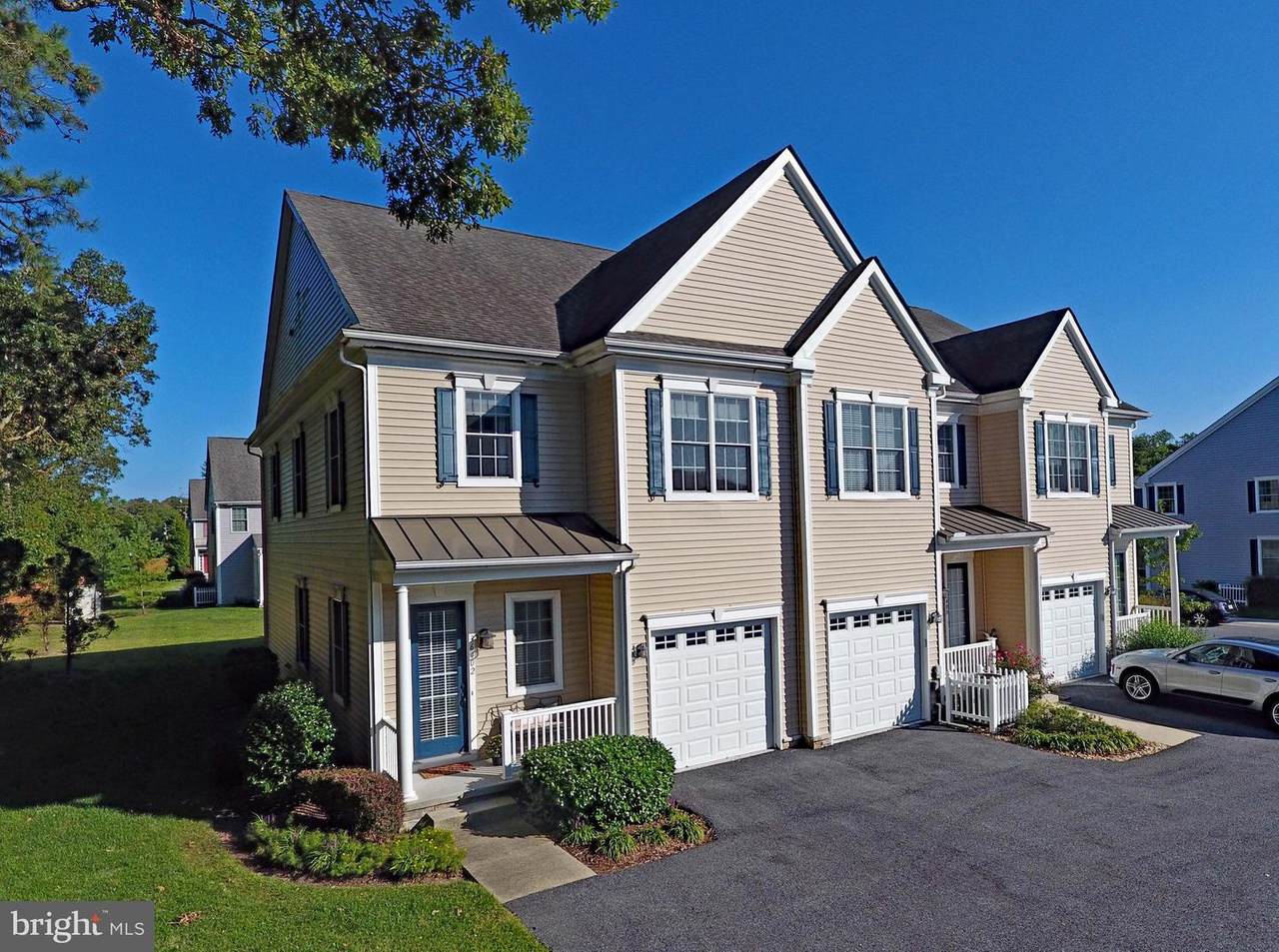 36402 Warwick Drive - Photo 1