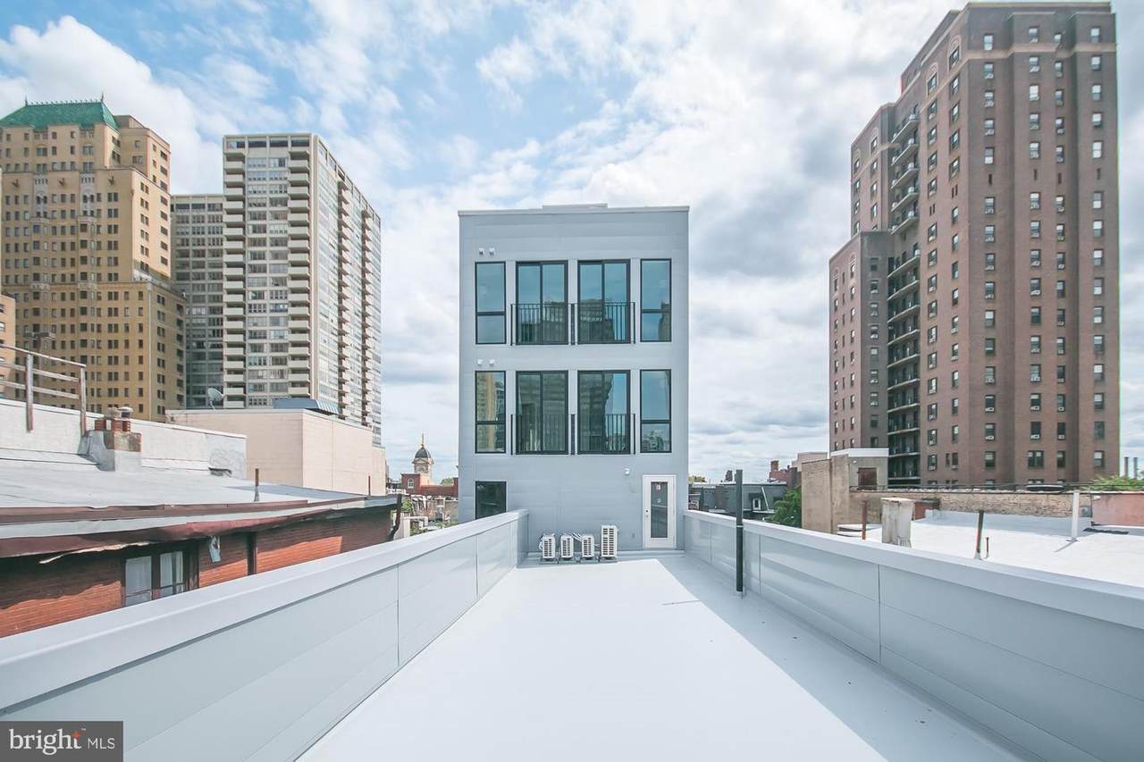 2010 Walnut Street - Photo 1