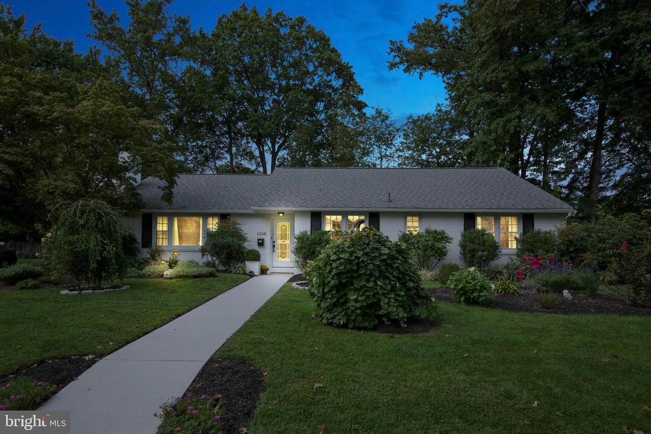 1306 Hillside Boulevard - Photo 1