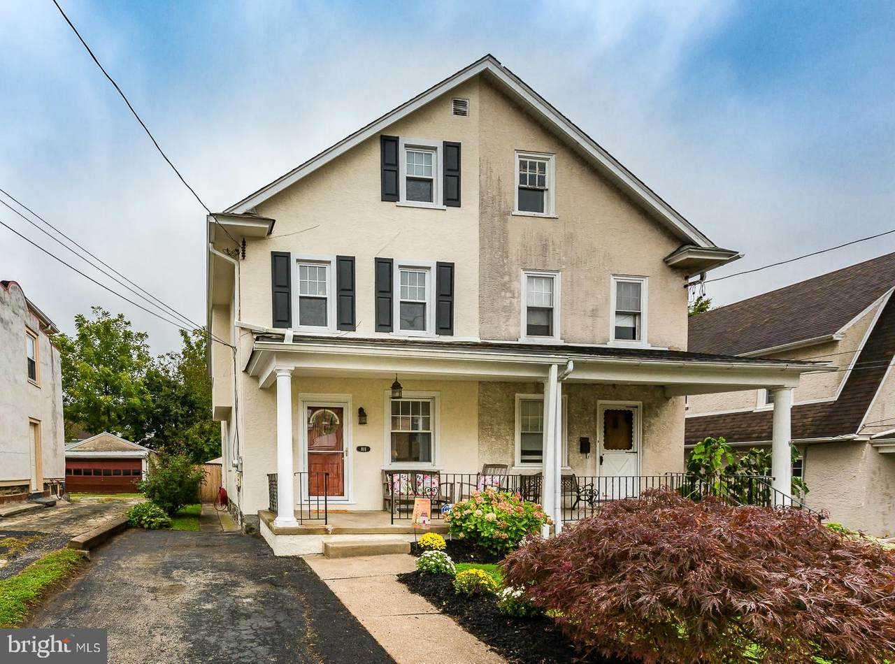 811 Loraine Street - Photo 1
