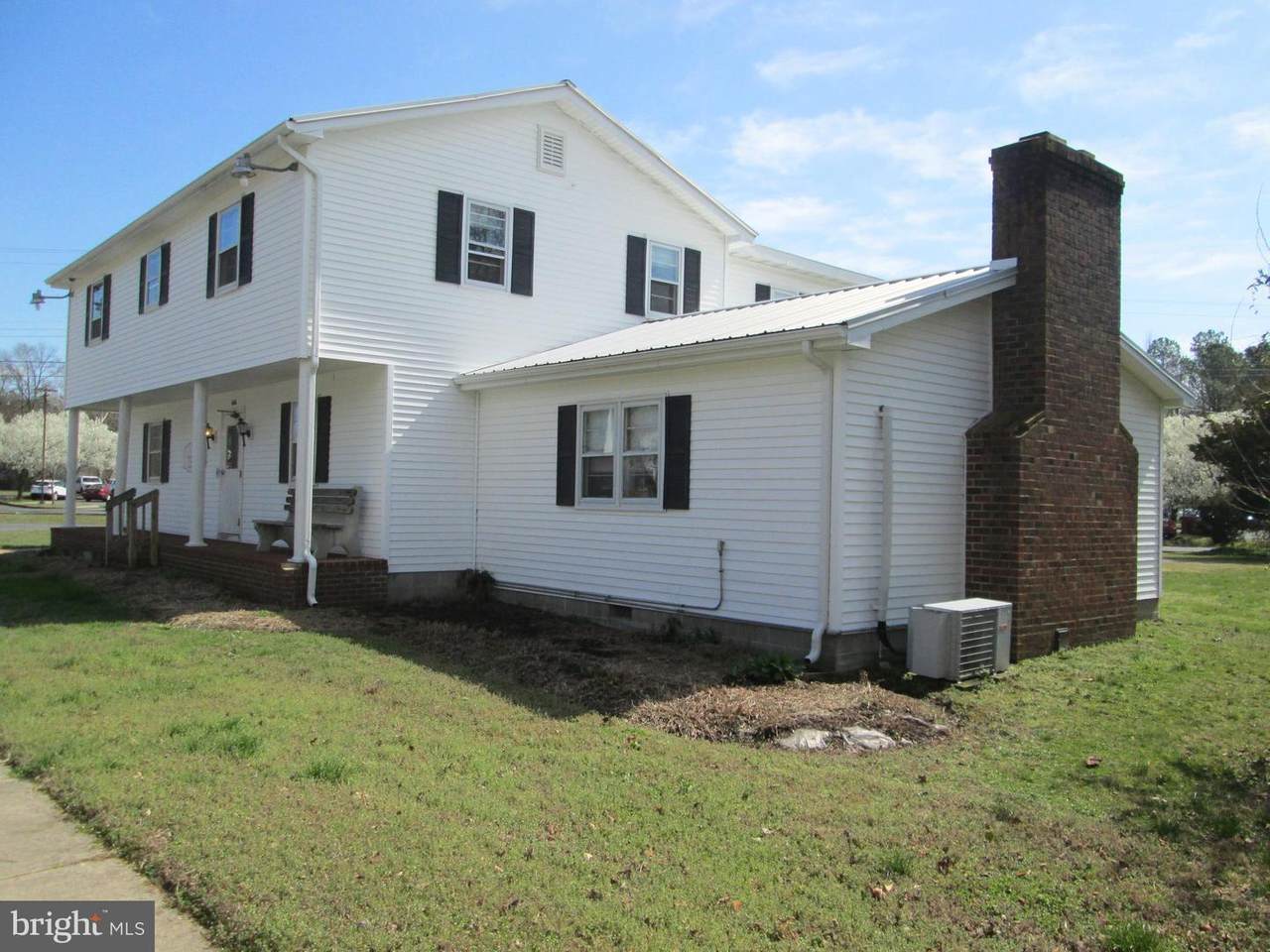 606 Sunnyside Avenue - Photo 1