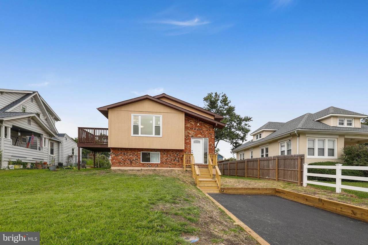 102 1ST Avenue - Photo 1
