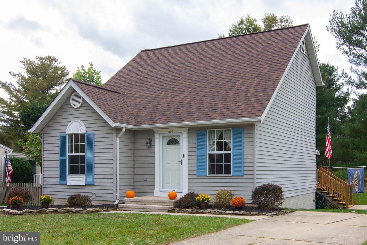930 Boxwood Drive - Photo 1