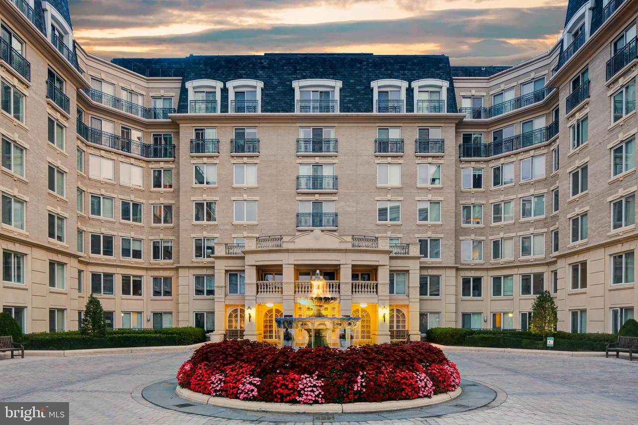 5 Park Place - Photo 1