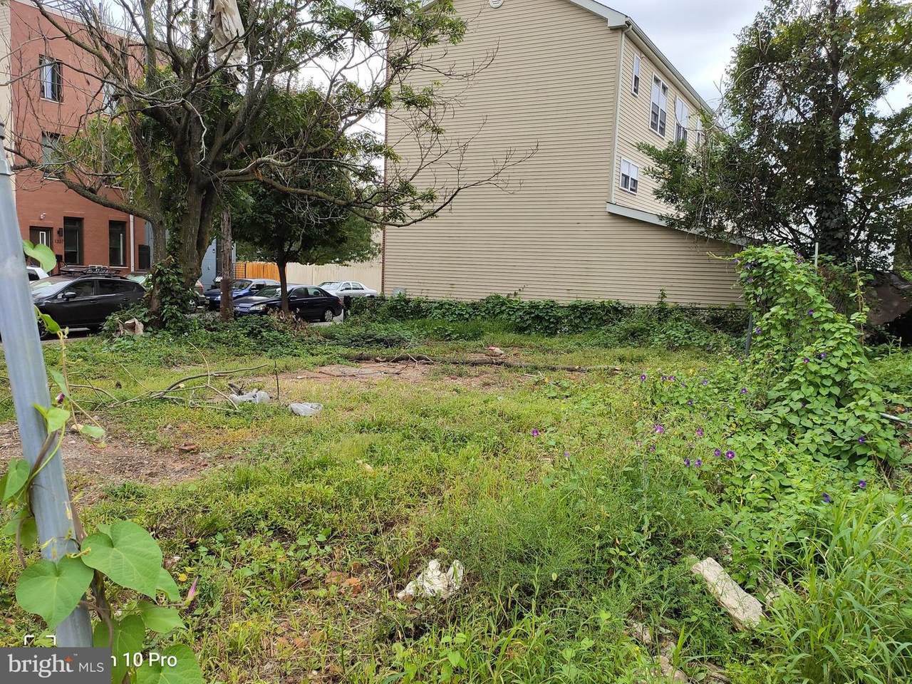 624 Master Street - Photo 1