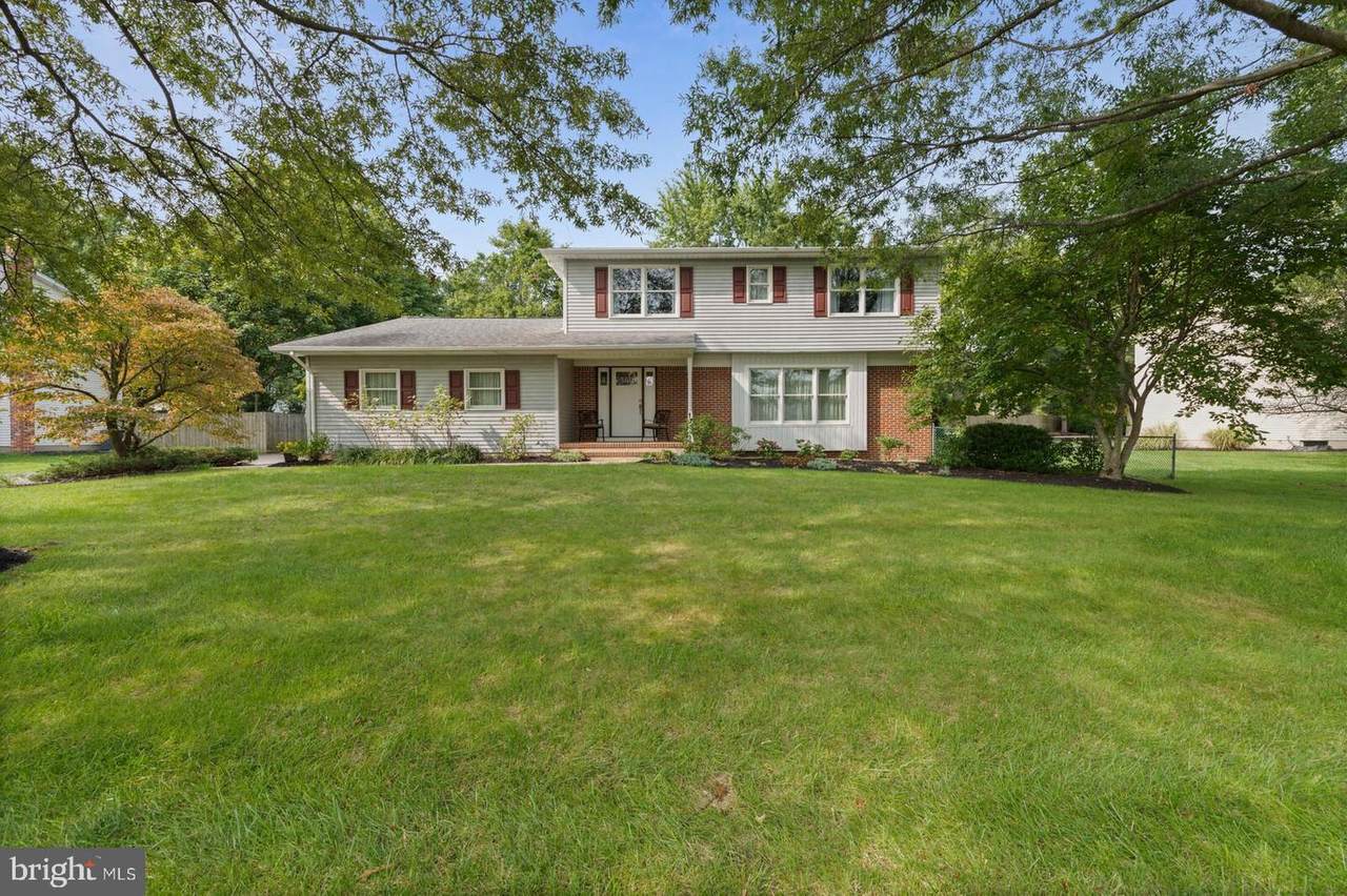 17 Cavalier Drive - Photo 1