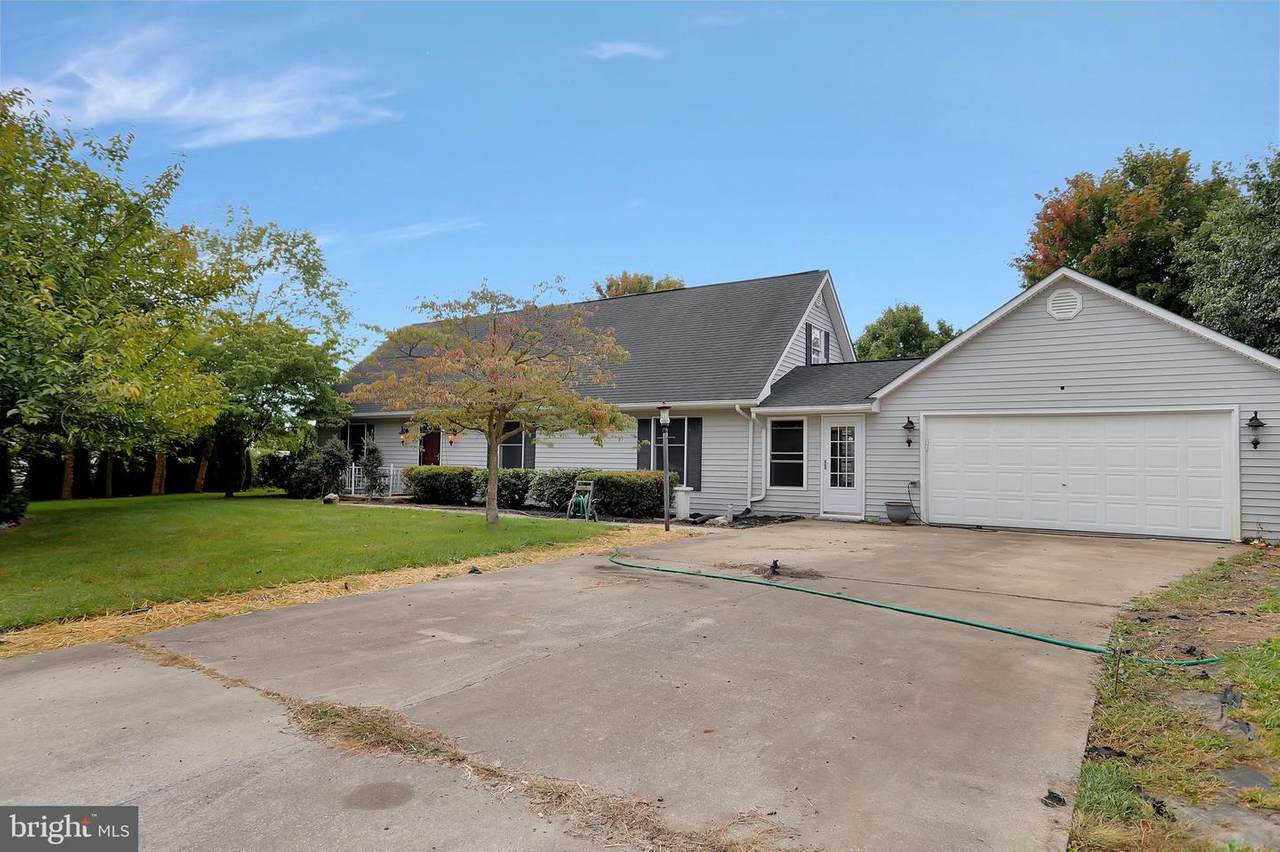 37 Sylvia Court - Photo 1
