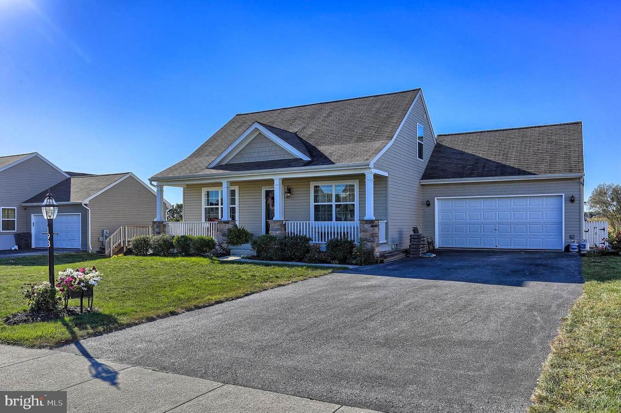 193 Imperial Drive - Photo 1