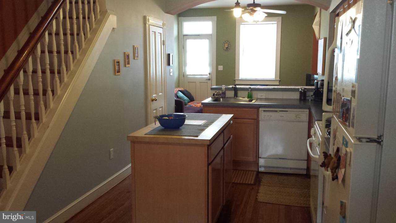 402 Newkirk Street - Photo 1