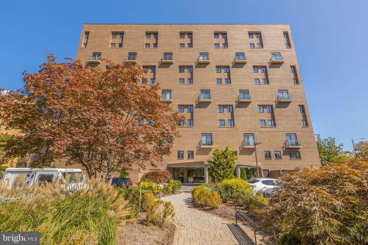 1401 Oak Street - Photo 1
