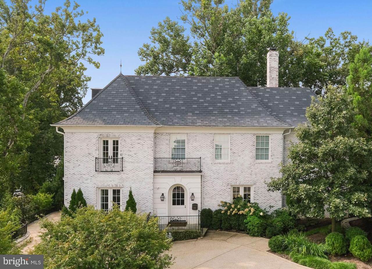2101 Foxhall Road - Photo 1