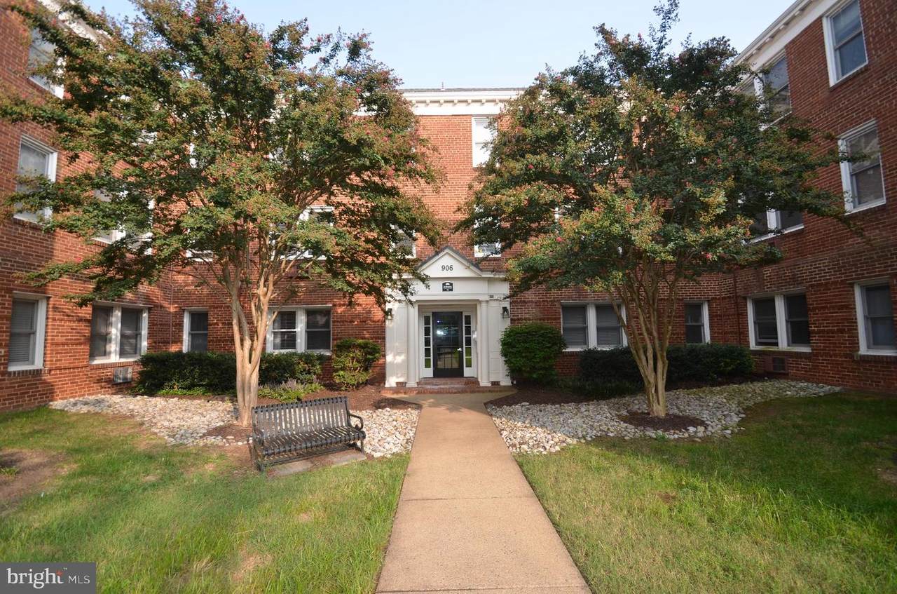 906 Washington Street - Photo 1