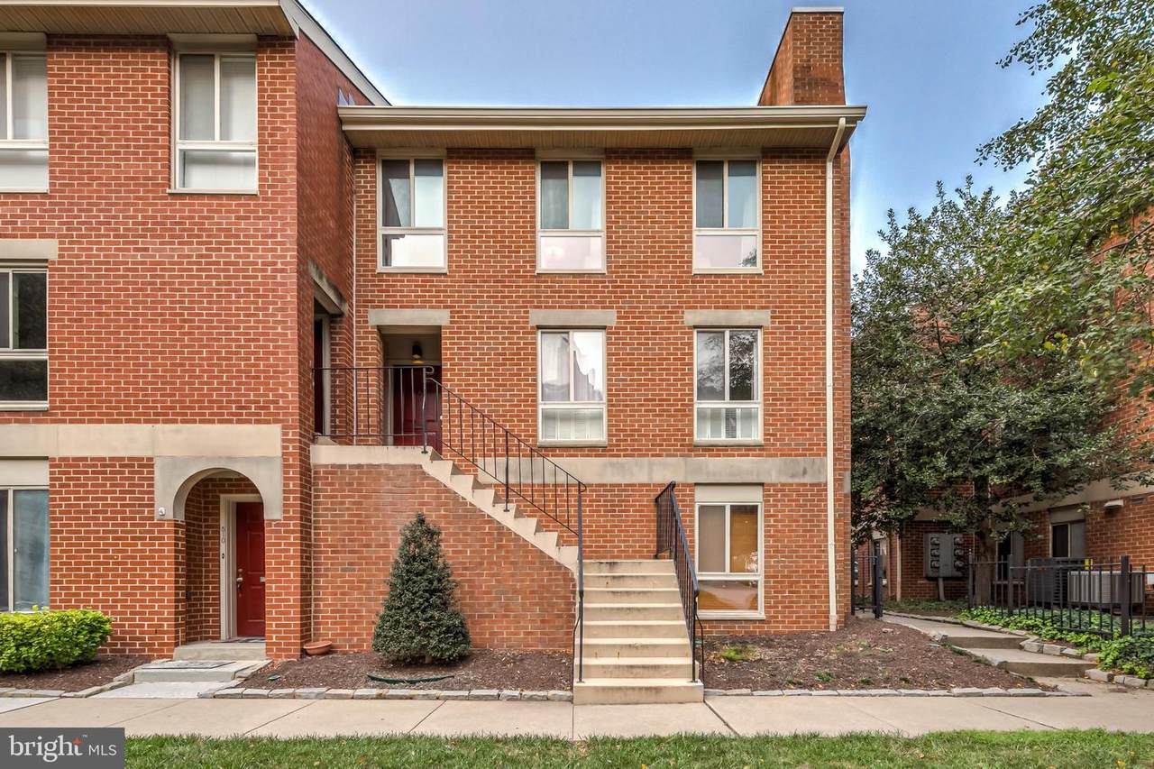 504 Charles Street - Photo 1