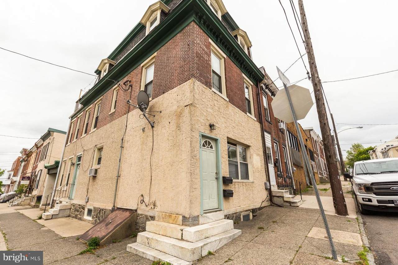 4300 Dexter Street - Photo 1