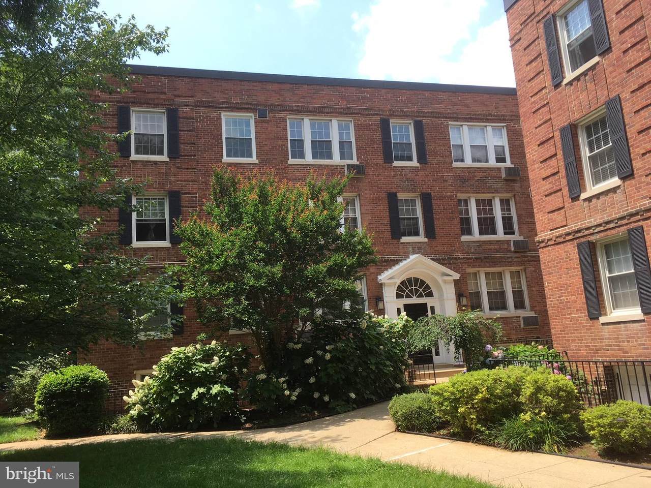4491 Macarthur Boulevard - Photo 1