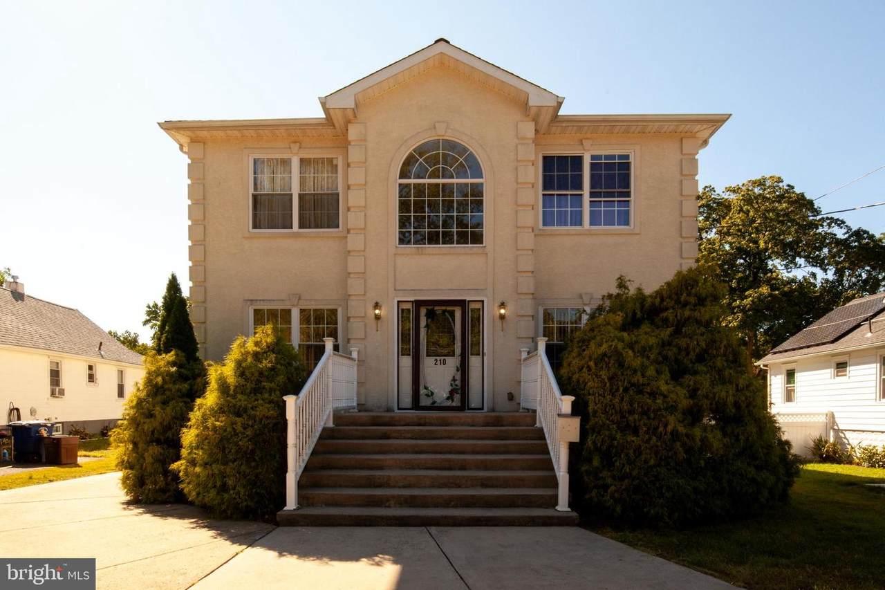 210 Lippincott Avenue - Photo 1
