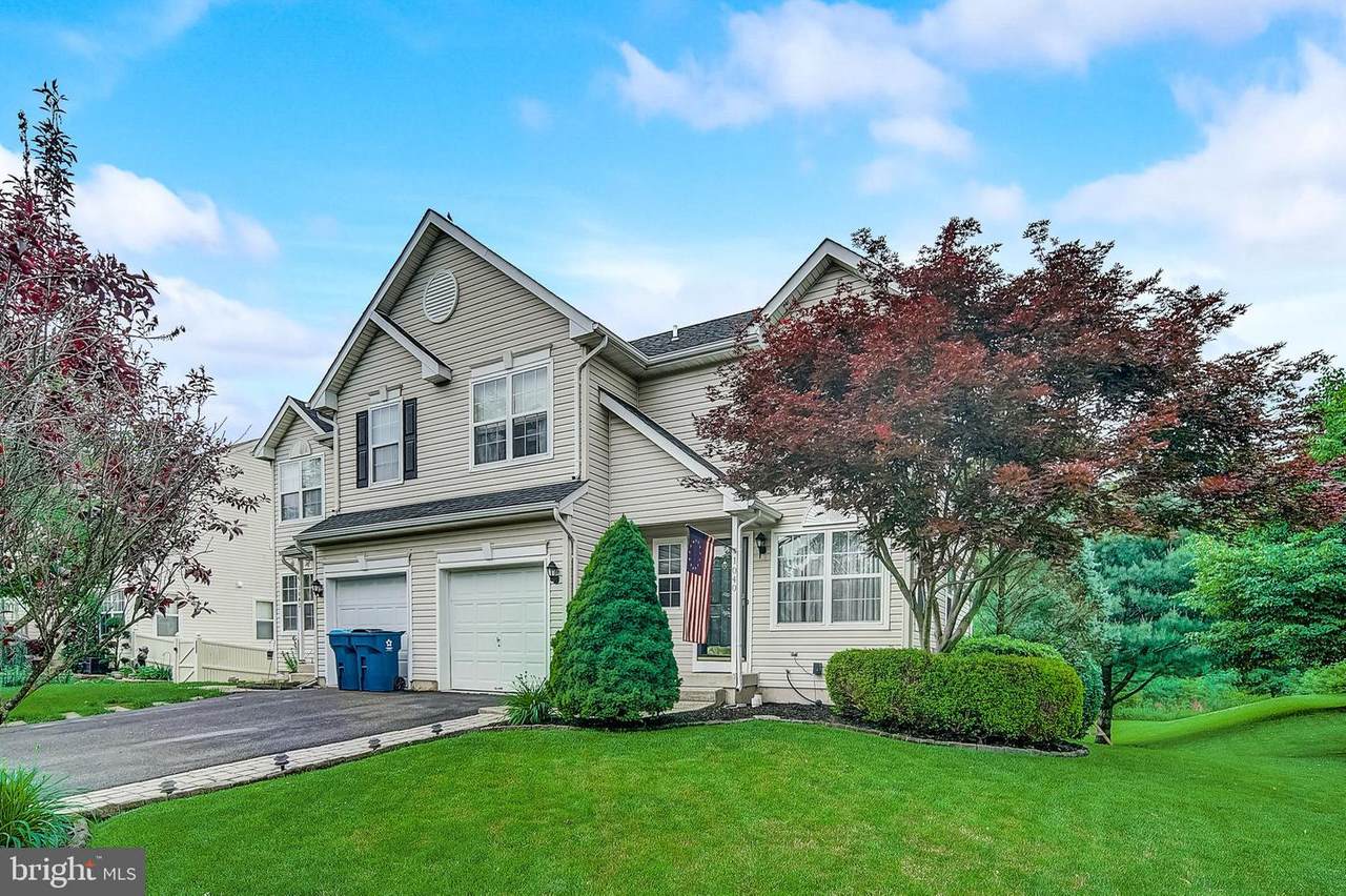 1040 Heather Lane - Photo 1