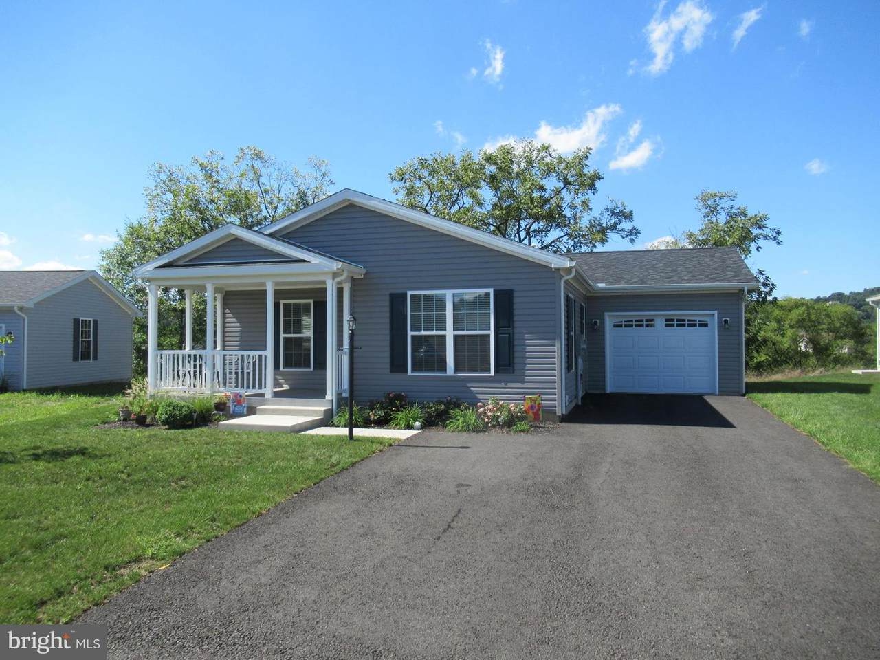 17 Finch Drive - Photo 1