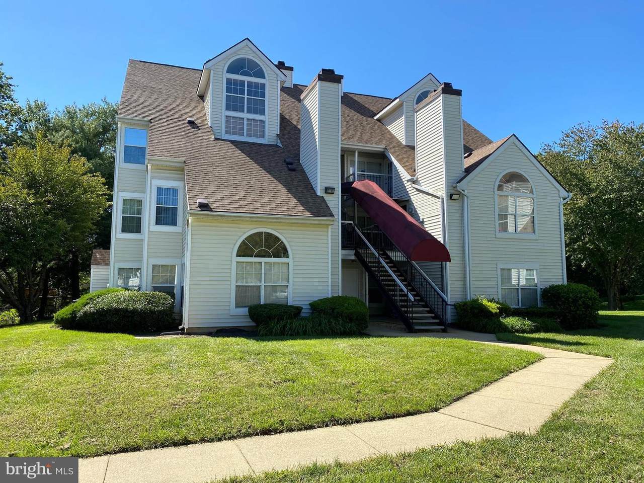 1002 Fallcrest Court - Photo 1