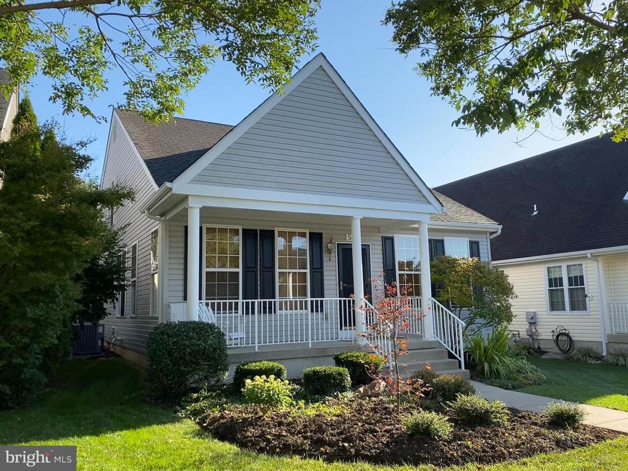 508 Victoria Gardens - Photo 1