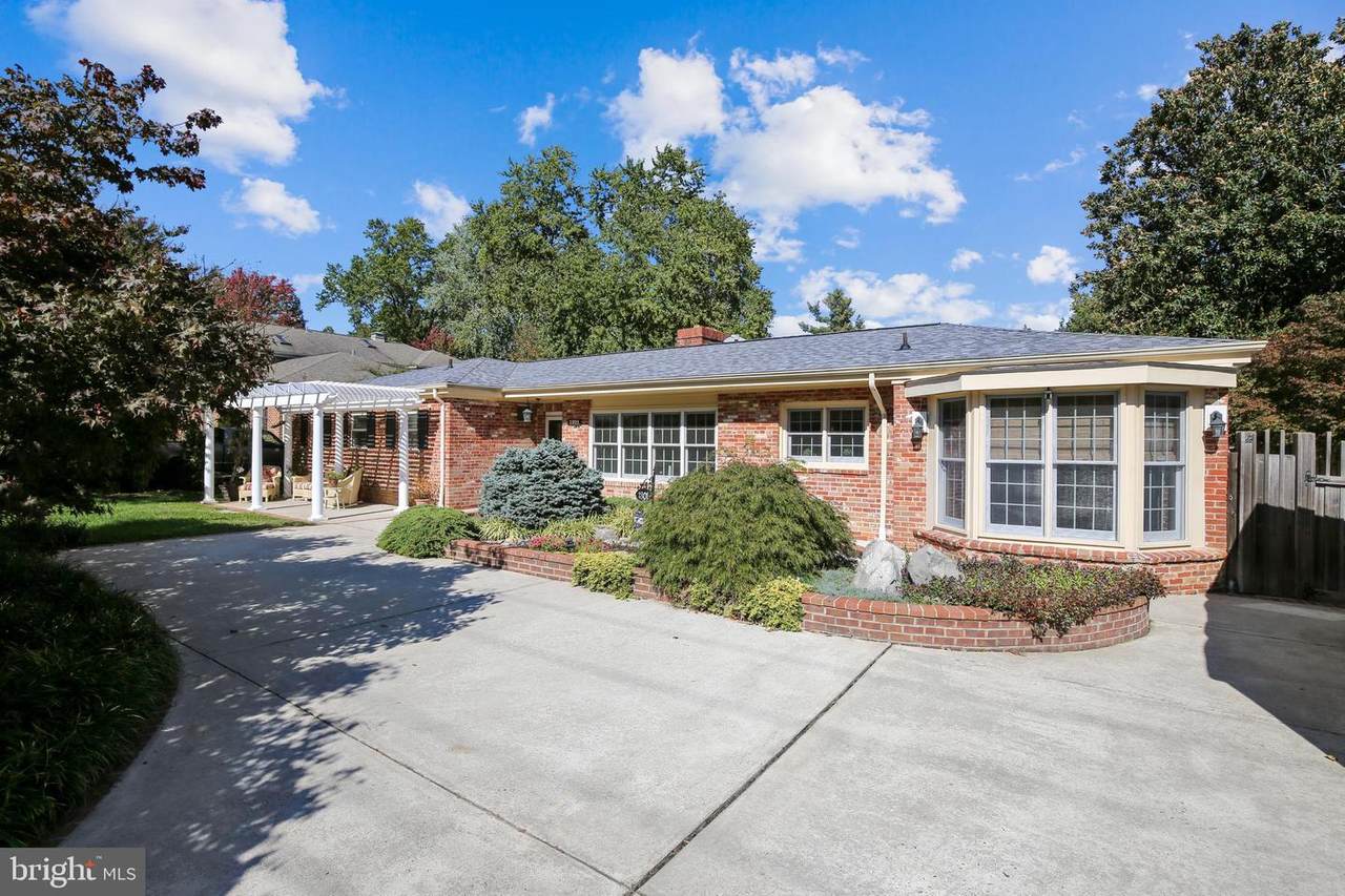 1301 Janneys Lane - Photo 1