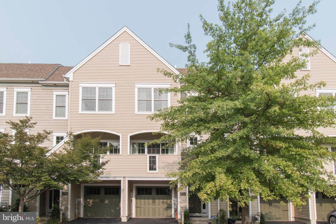 232 Cobblestone Drive - Photo 1