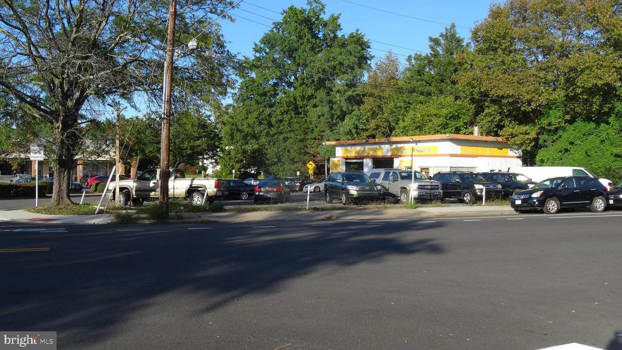 201 Hillwood Avenue - Photo 1