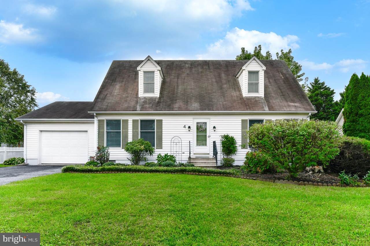 4 Vassar Drive - Photo 1