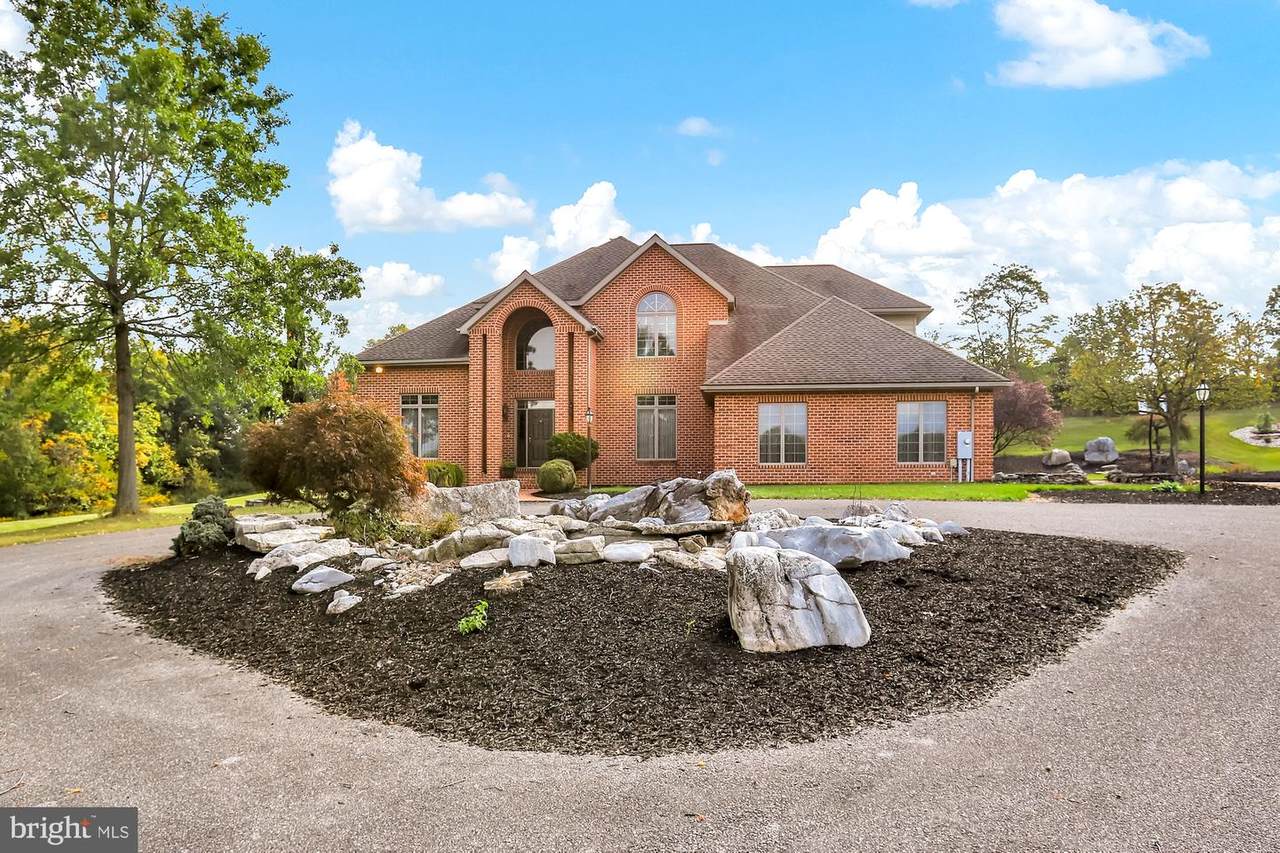 113 Aaron Court - Photo 1