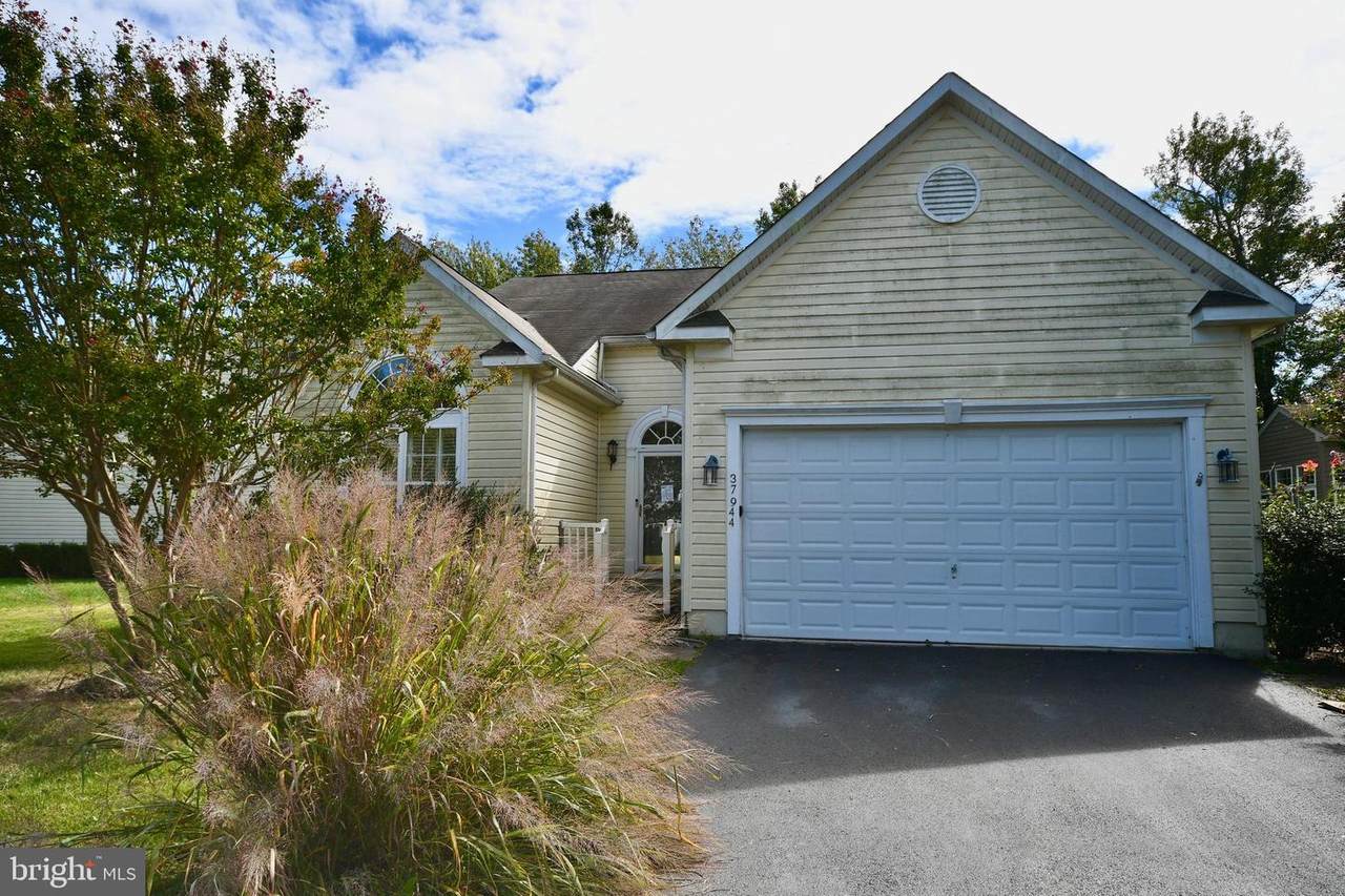 37944 William Chandler Boulevard - Photo 1