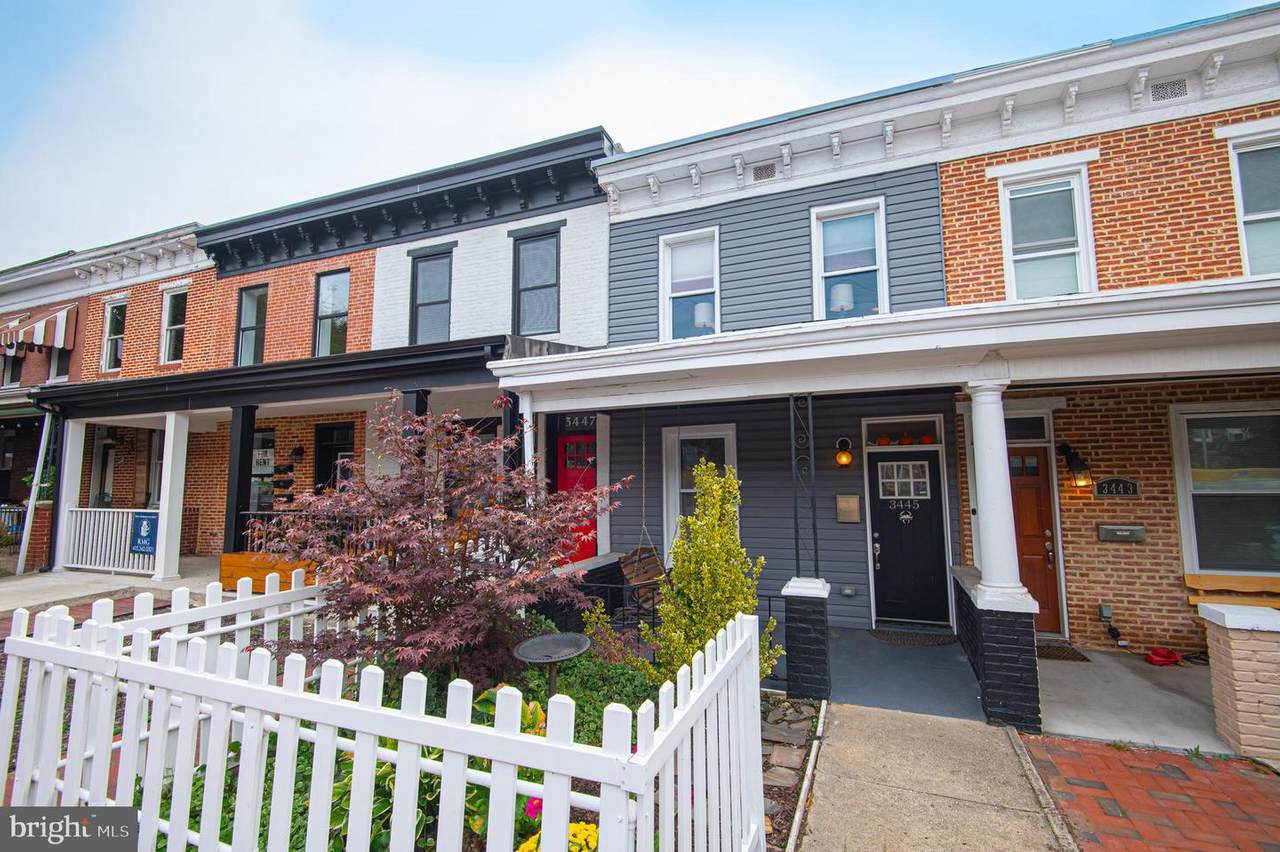 3445 Chestnut Avenue - Photo 1