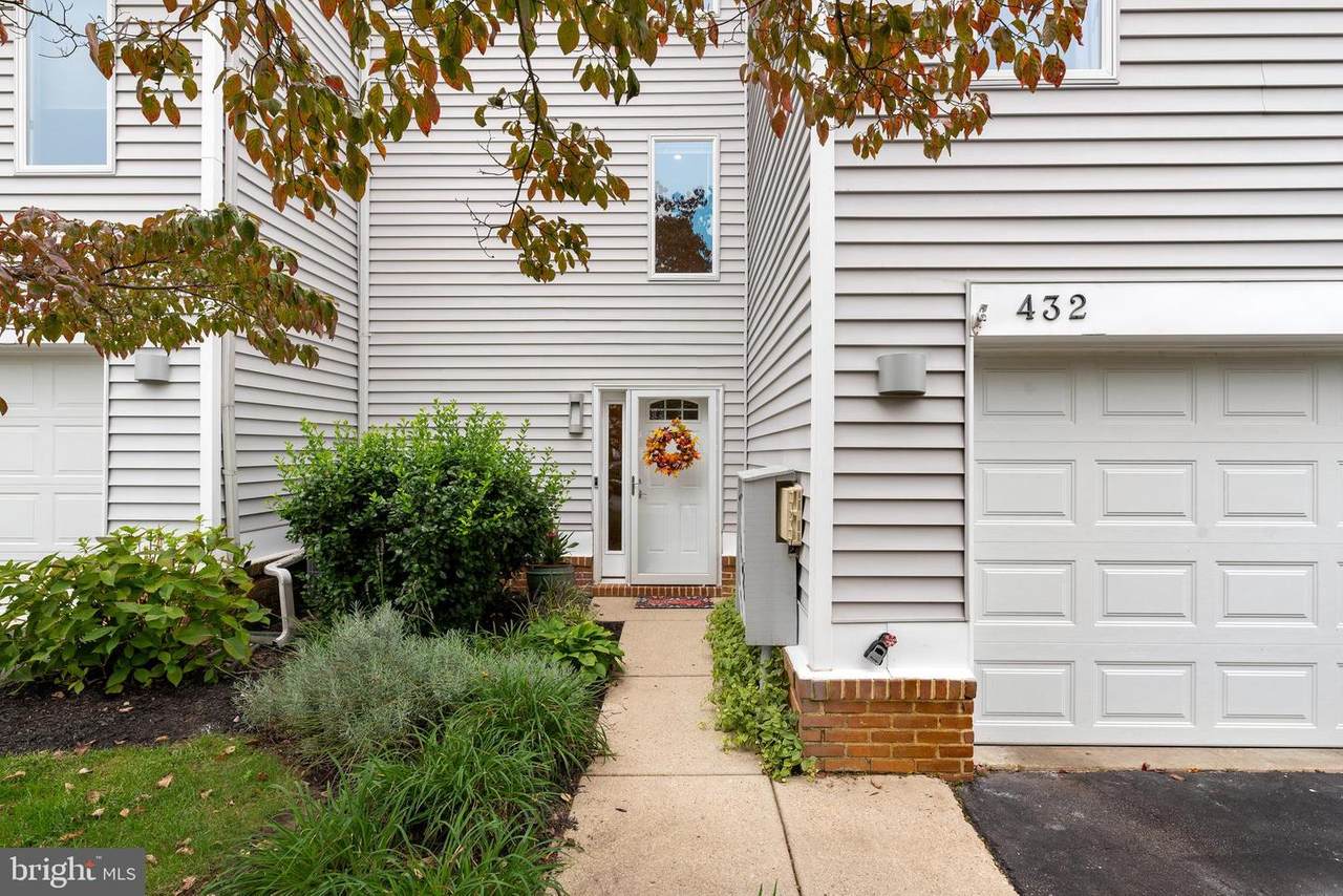 432 Capstan Court - Photo 1